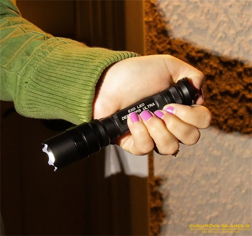 SureFire E2D Defender 1.000 - Lumen Tactical LED Flashlight